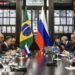 O ministro das Relações Exteriores do Brasil, Ernesto Araújo, e o ministro dos Negócios Estrangeiros da Rússia, Sergey Lavrov, durante 3ª Reunião de Ministros das Relações Exteriores do Brics, no Palácio do Itamaraty, no Rio de Janeiro