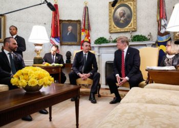 O presidente dos EUA, Donald Trump, se reúne com o presidente do Brasil, Jair Bolsonaro, no Salão Oval da Casa Branca, em Washington (EUA). Foto: Isac Nóbrega/A Agência.