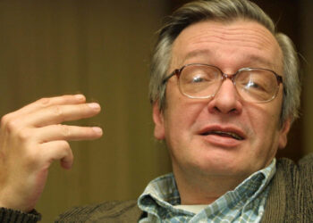 CURITIBA - 23/06/01 - CADERNO G - FOTO DE ARQUIVO DE OLAVO DE CARVALHO, FILOSOFO.  FOTO - ARNALDO ALVES